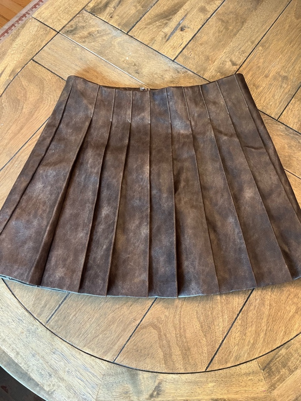 Vici Chocolate Brown Front Runner Pleated Leather Mini Skort size Medium - Picture 3 of 8